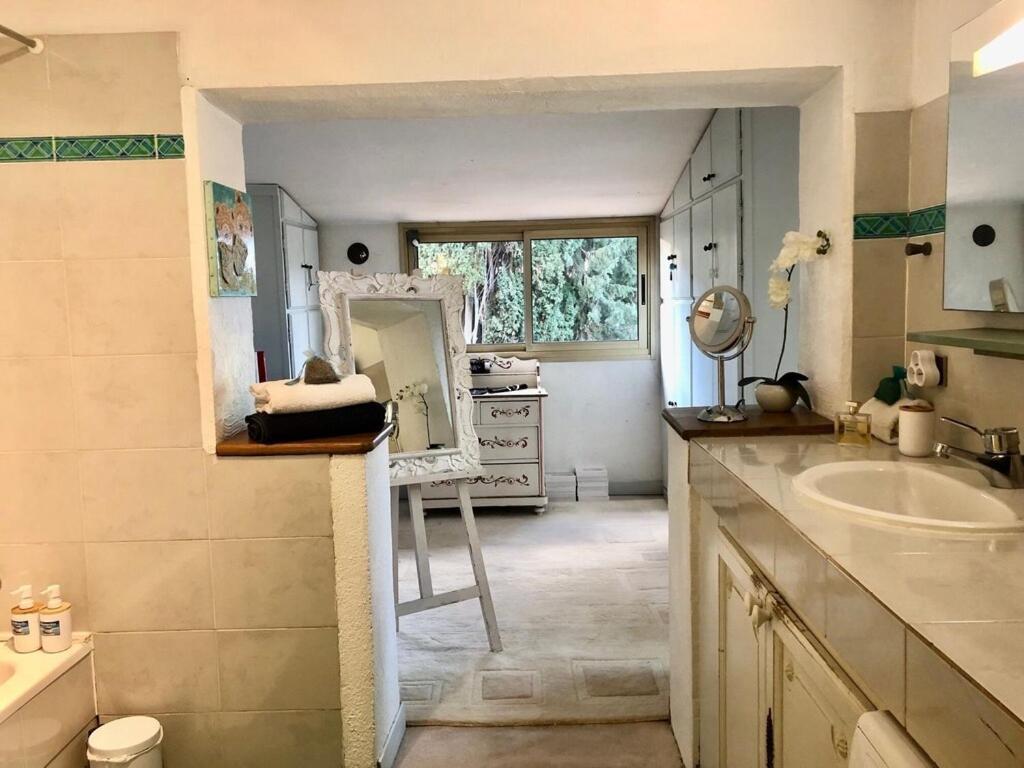 Sérénity Chambre d'hôte au calme Des Maîtres Tibétains y ont sejourné 15 mn des plages Mougins Exterior foto